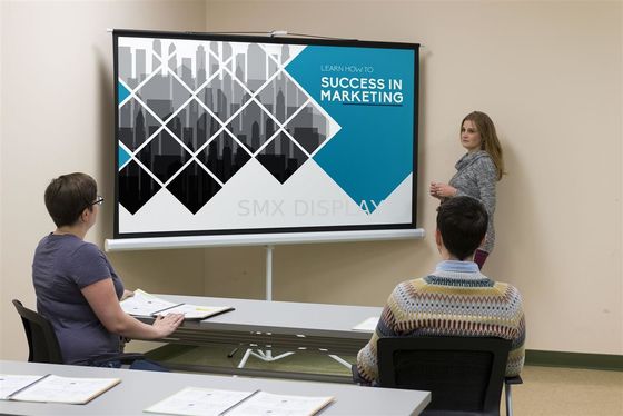 جودة شاشات عرض بحامل ثلاثي القوائم 84 × 84 بوصة محمولة 1.0 ربح مصنع